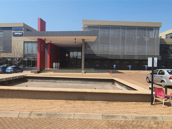 288.100006103516  m² Commercial space in Highveld