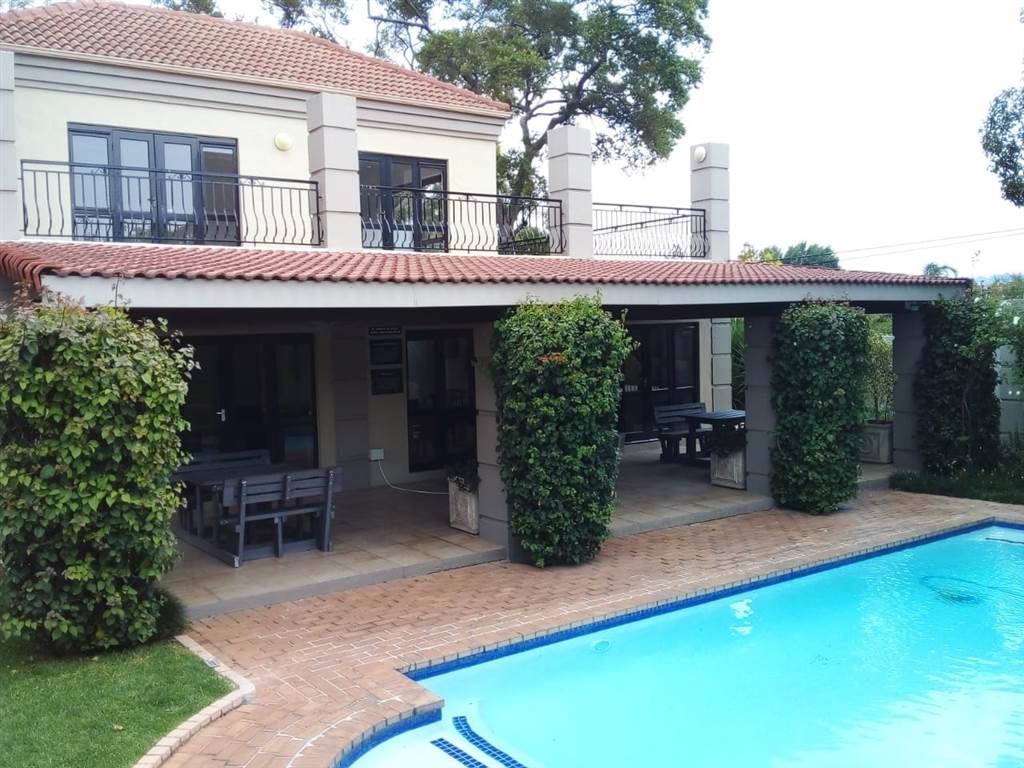 2 Bed Townhouse in Douglasdale photo number 26