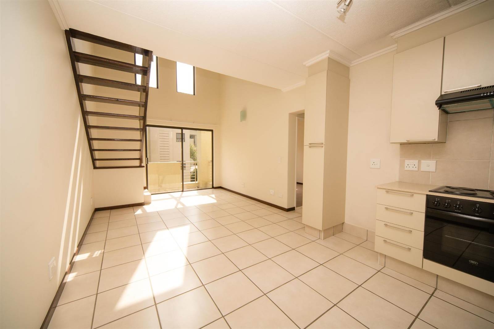 1 Bed Apartment in Bryanston West photo number 4