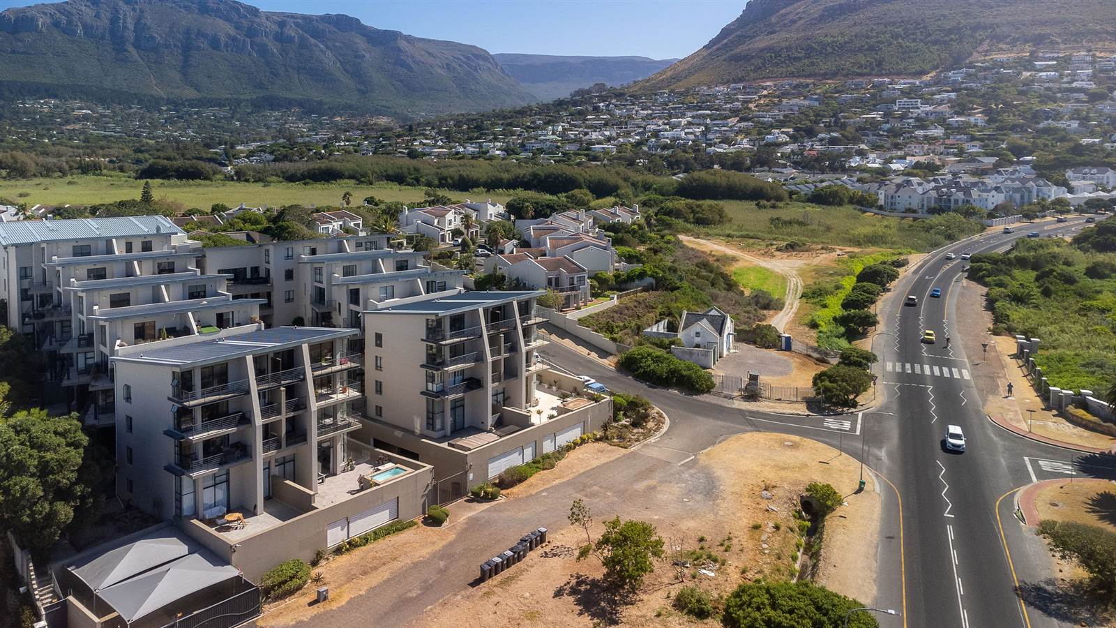 1 Bed Apartment in Hout Bay and surrounds photo number 26