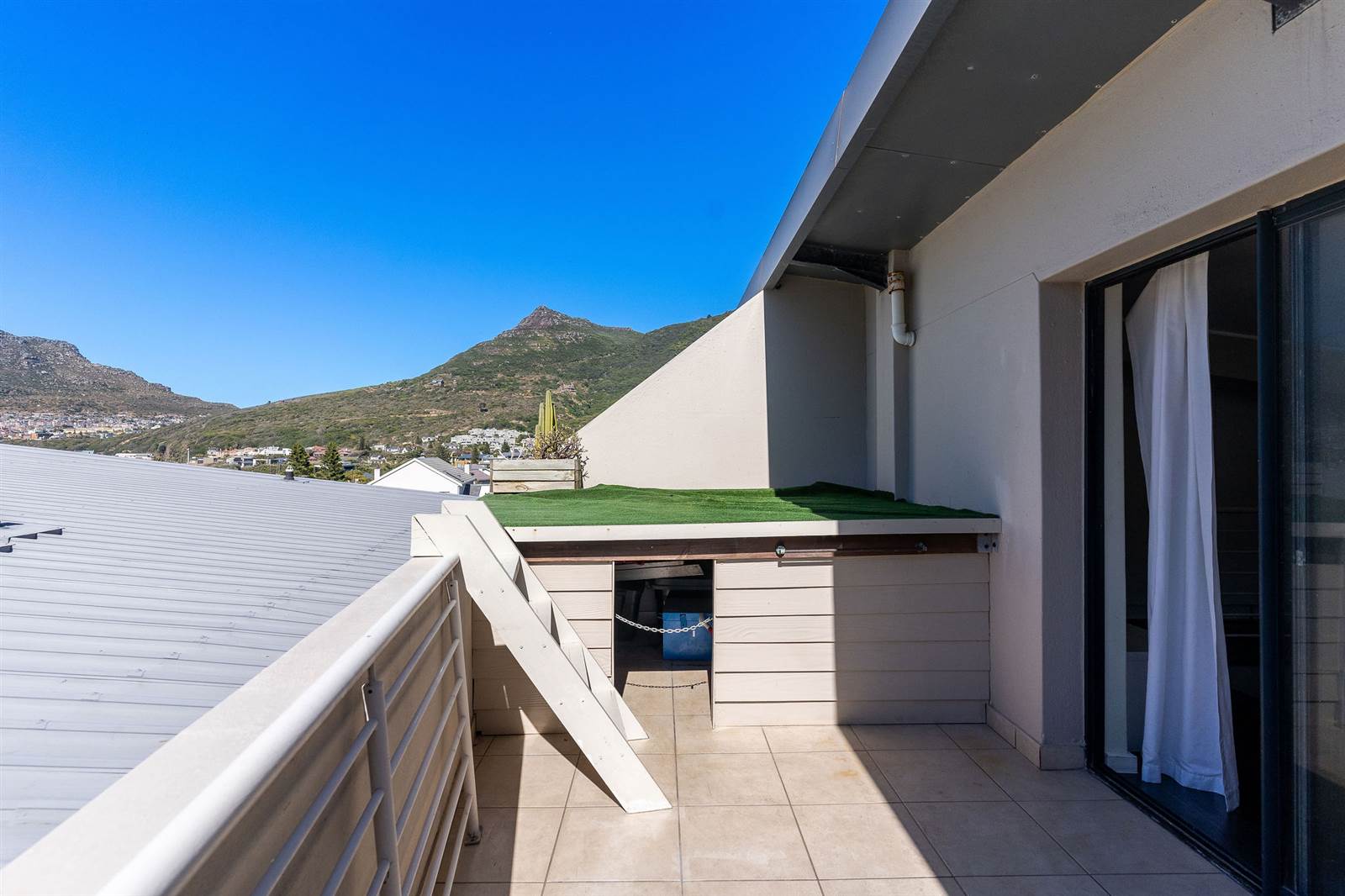 1 Bed Apartment in Hout Bay and surrounds photo number 18