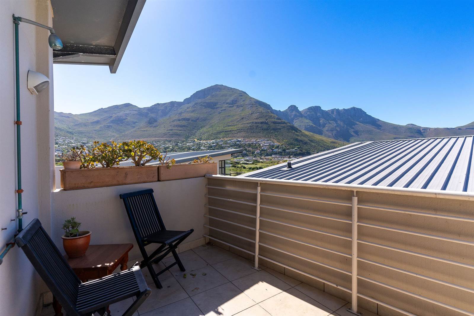 1 Bed Apartment in Hout Bay and surrounds photo number 19