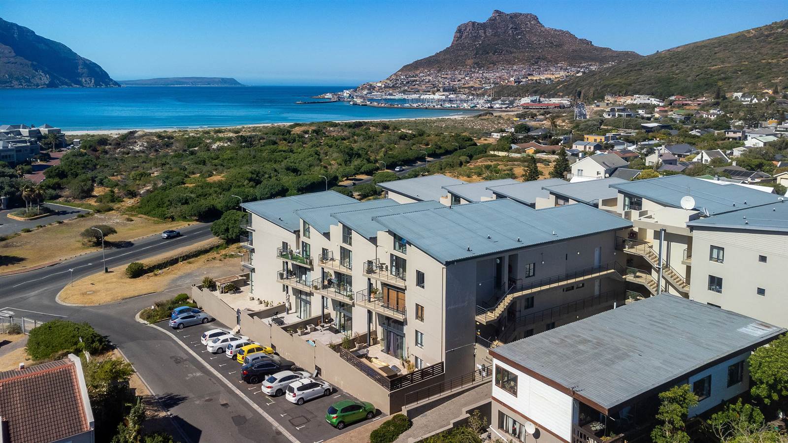 1 Bed Apartment in Hout Bay and surrounds photo number 23