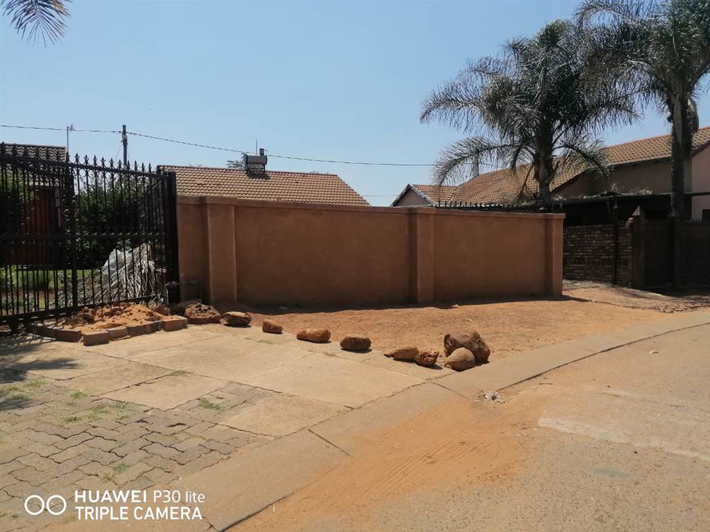 2 Bed House in Mamelodi East photo number 25