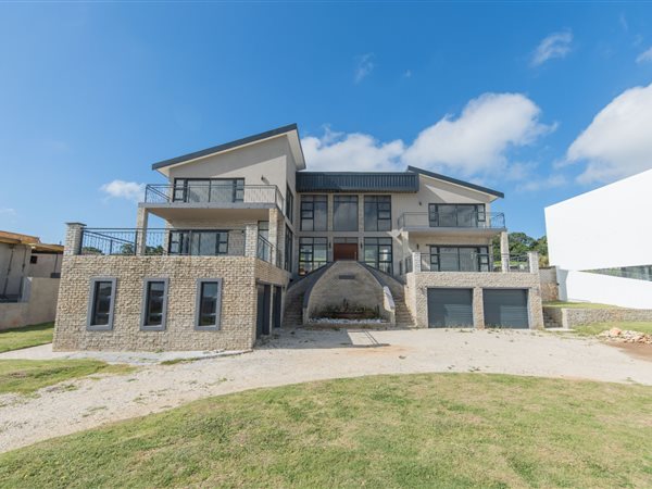 4 Bedroom House 4 Bedroom House