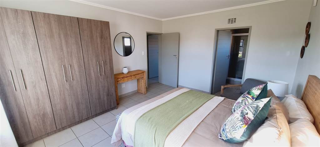 4 Bed House in Protea North photo number 19