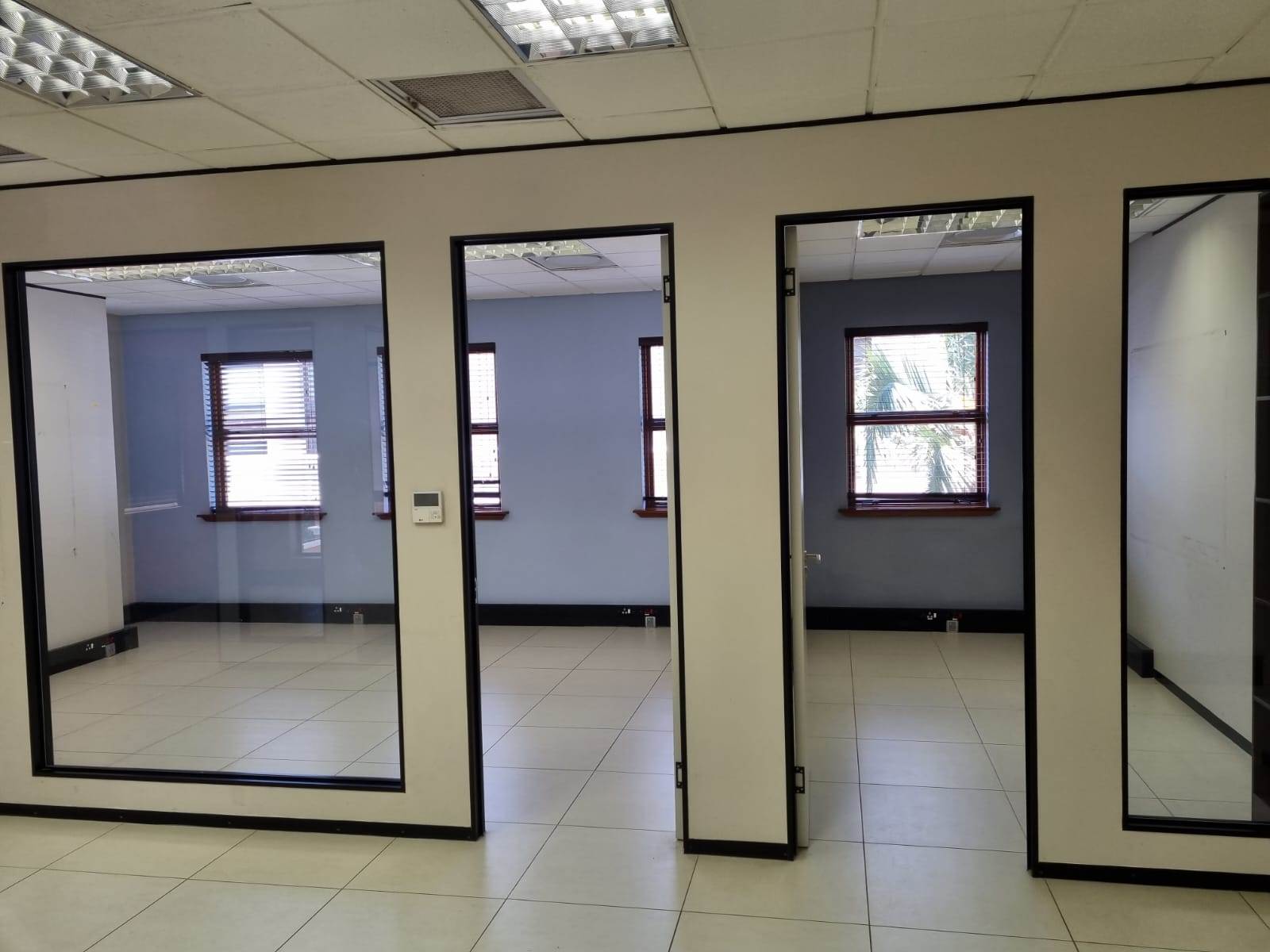 320  m² Office Space in Rivonia photo number 11