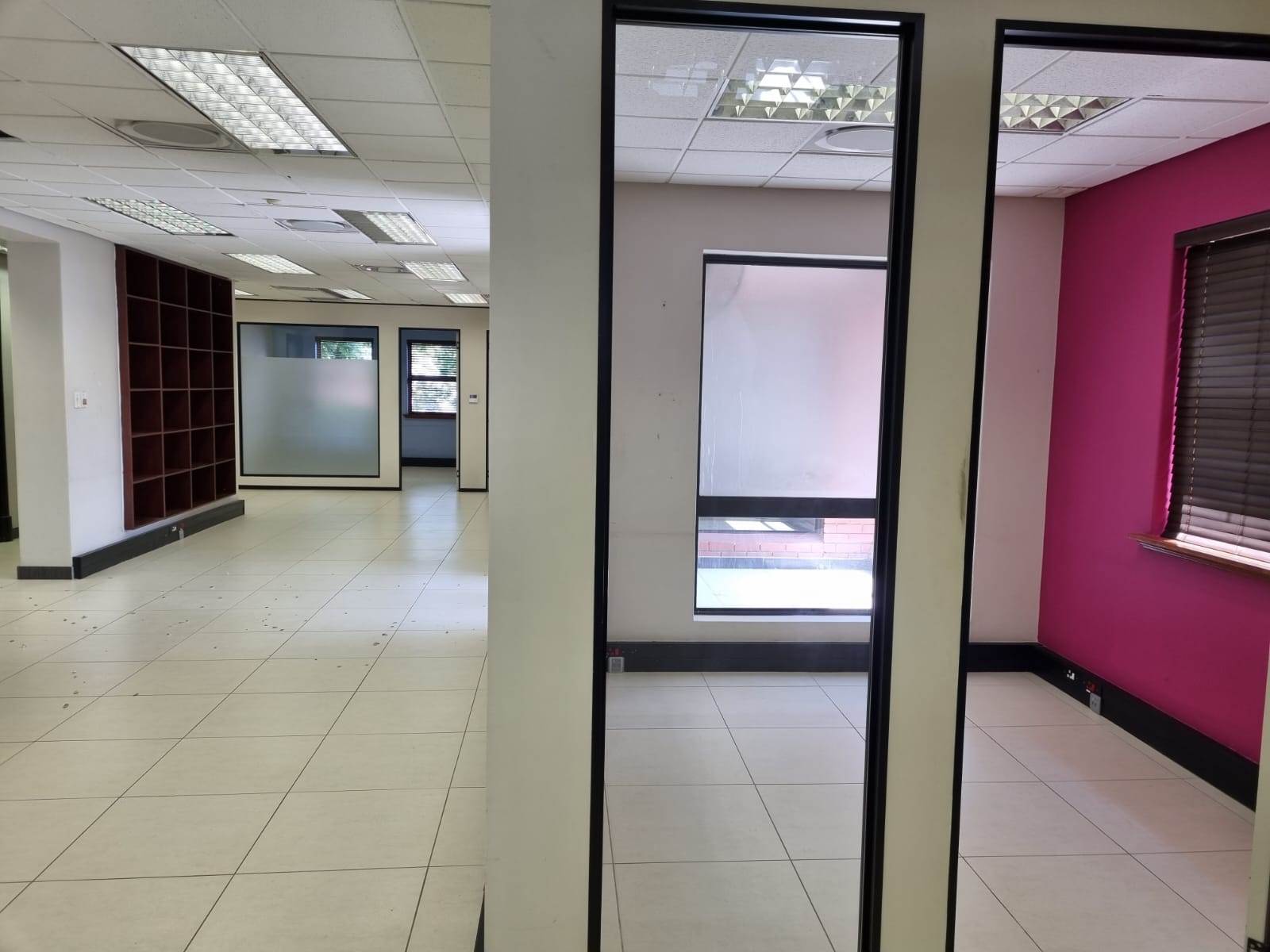 320  m² Office Space in Rivonia photo number 15
