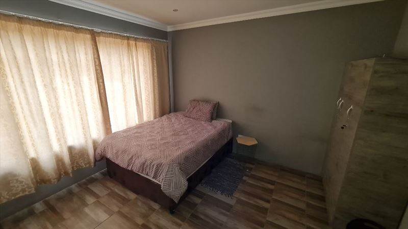 5 Bed House in Kempton Park Ext 2 photo number 13