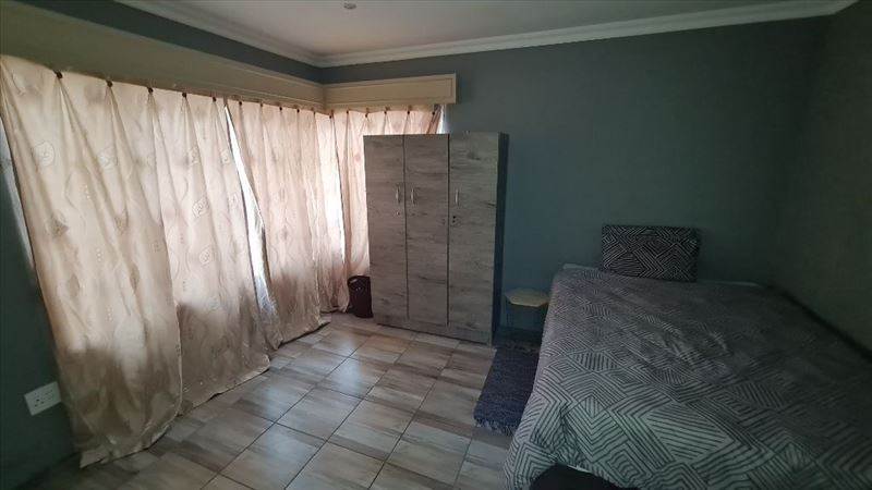 5 Bed House in Kempton Park Ext 2 photo number 12