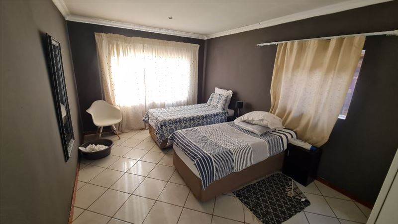5 Bed House in Kempton Park Ext 2 photo number 11