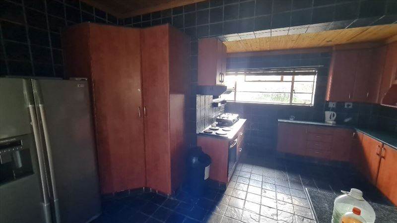 5 Bed House in Kempton Park Ext 2 photo number 8