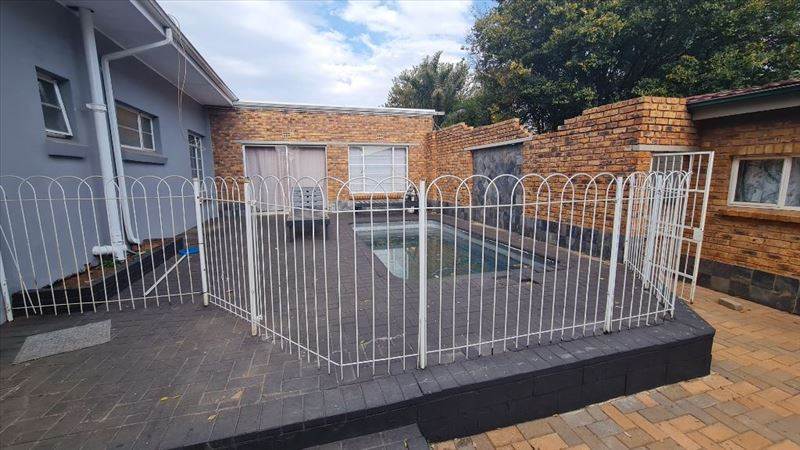 5 Bed House in Kempton Park Ext 2 photo number 1