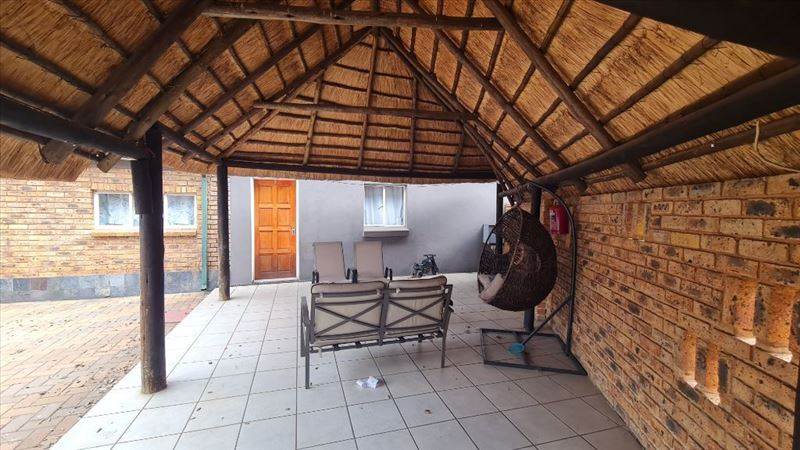 5 Bed House in Kempton Park Ext 2 photo number 2