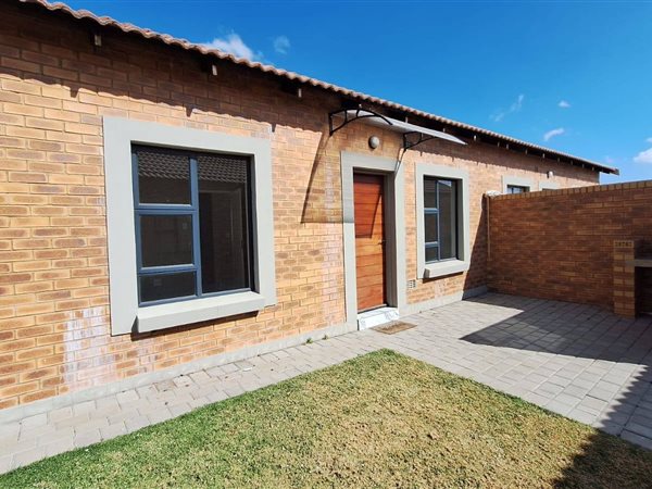 3 Bedroom Townhouse 3 Bedroom Townhouse
