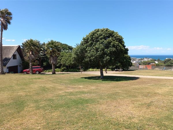 800 m² Land available in St Francis Bay