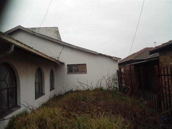 4 Bed House in Embalenhle