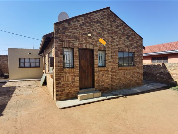 2 Bed House in Soshanguve