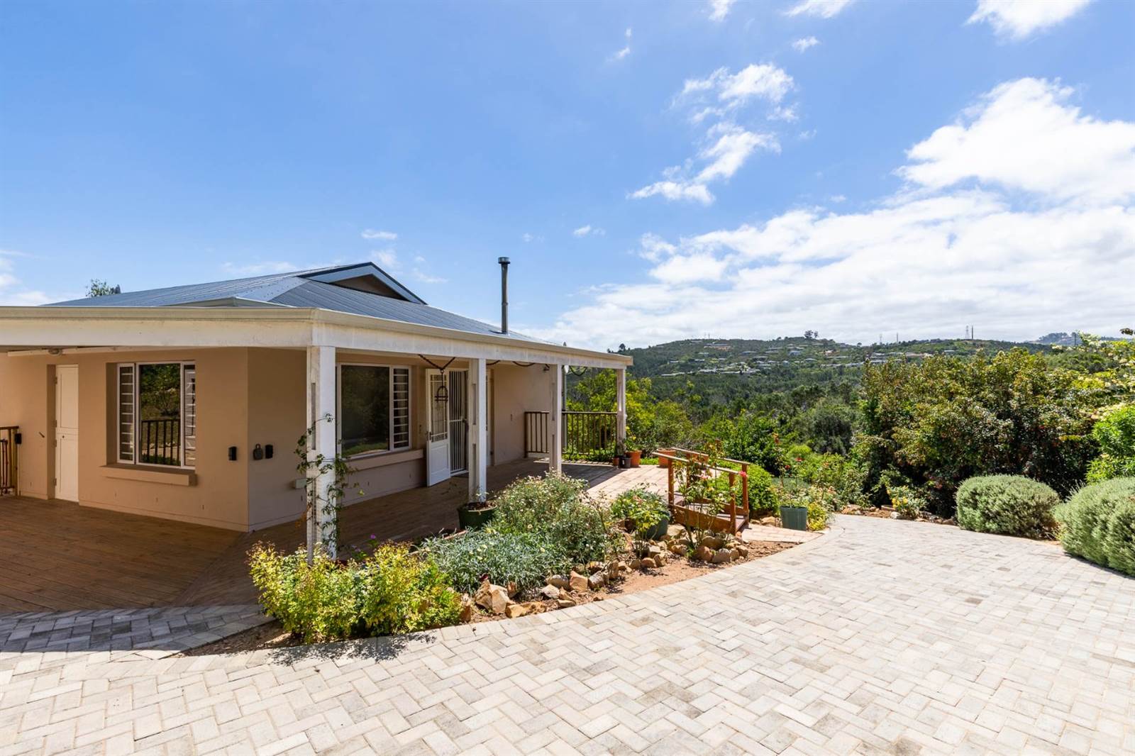 4 Bed House in Knysna Heights photo number 4
