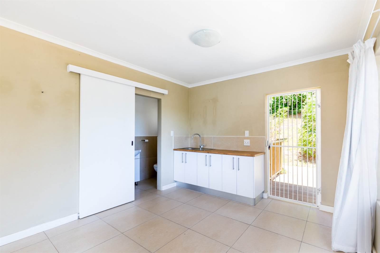 4 Bed House in Knysna Heights photo number 17