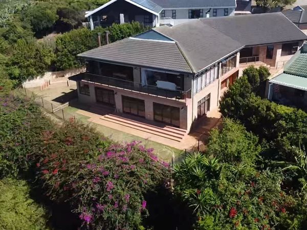 5 Bed House in Jeffreys Bay