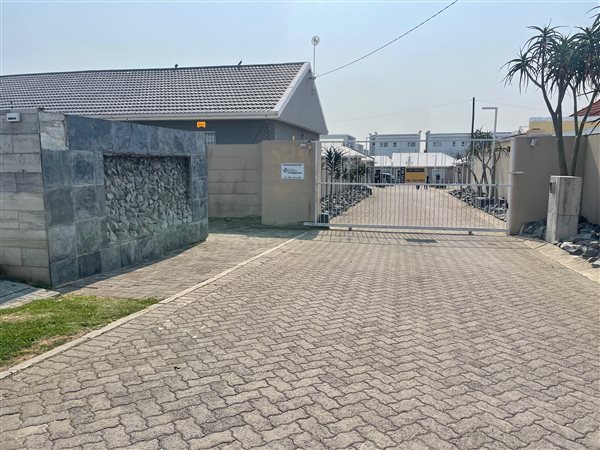 3 Bedroom Townhouse 3 Bedroom Townhouse