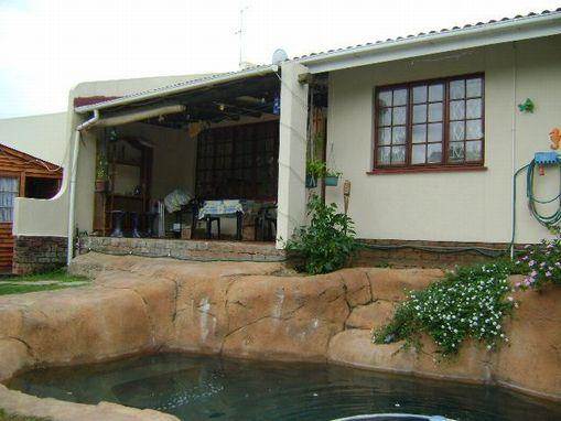 2 Bed Townhouse in Illovo Glen photo number 1