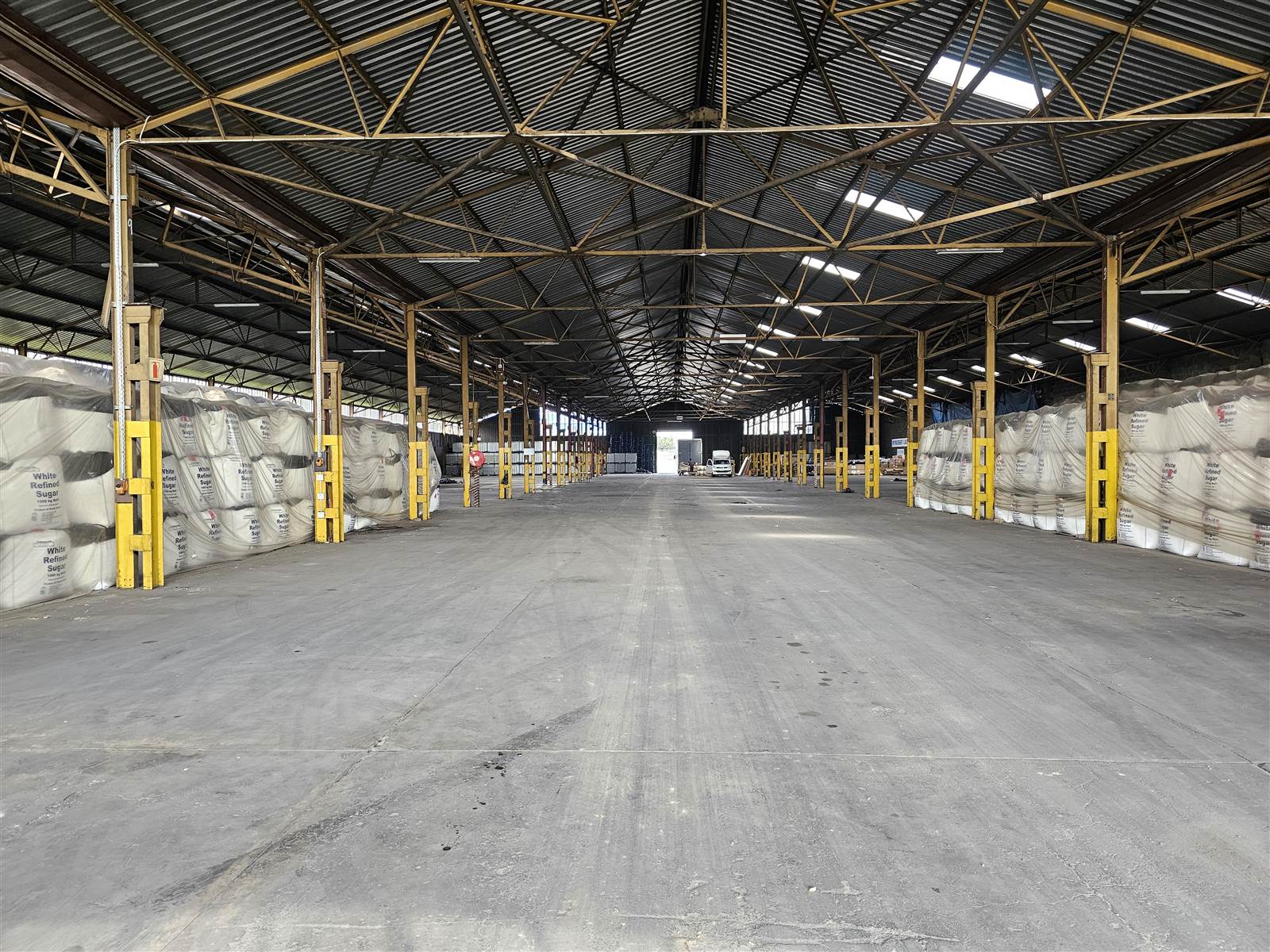 4000  m² Industrial space in Alrode photo number 1