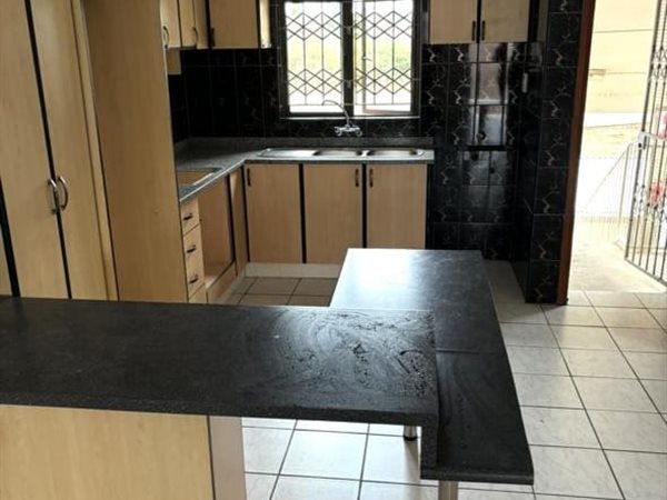 2 Bedroom Flat 2 Bedroom Flat