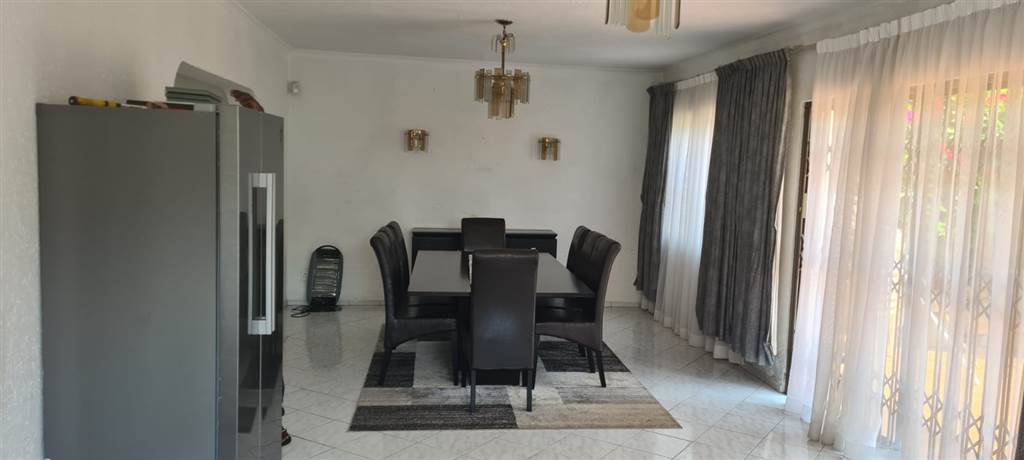 4 Bed Townhouse in Bruma photo number 4