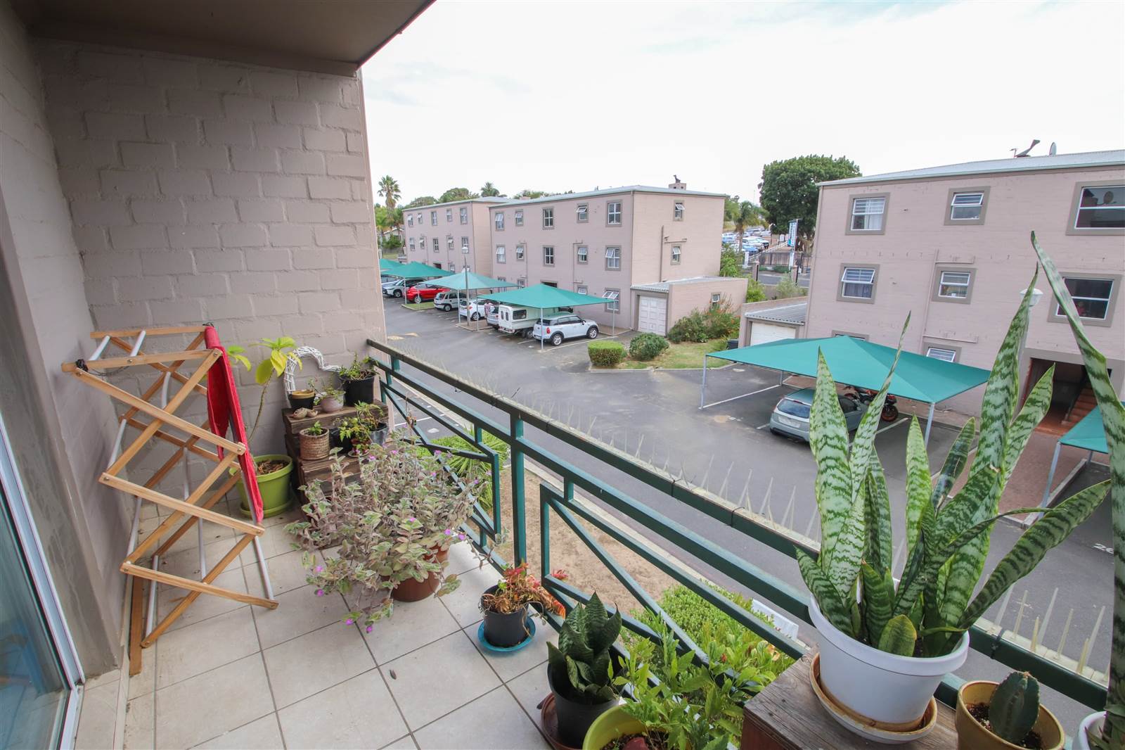 2 Bed Apartment in Vredekloof East photo number 7