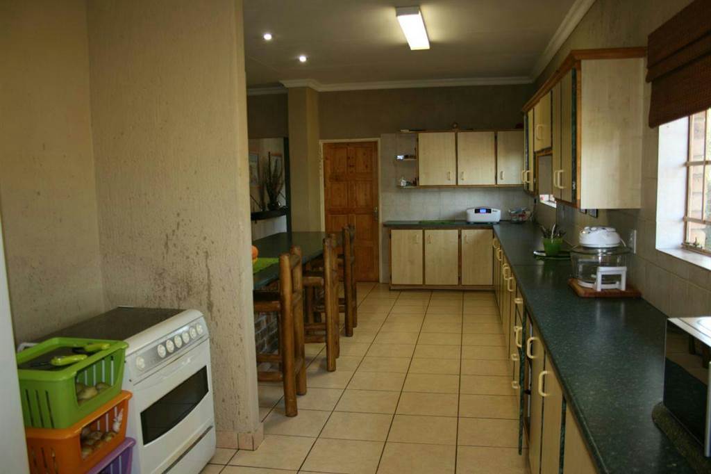 3 Bed House in Sonheuwel photo number 7