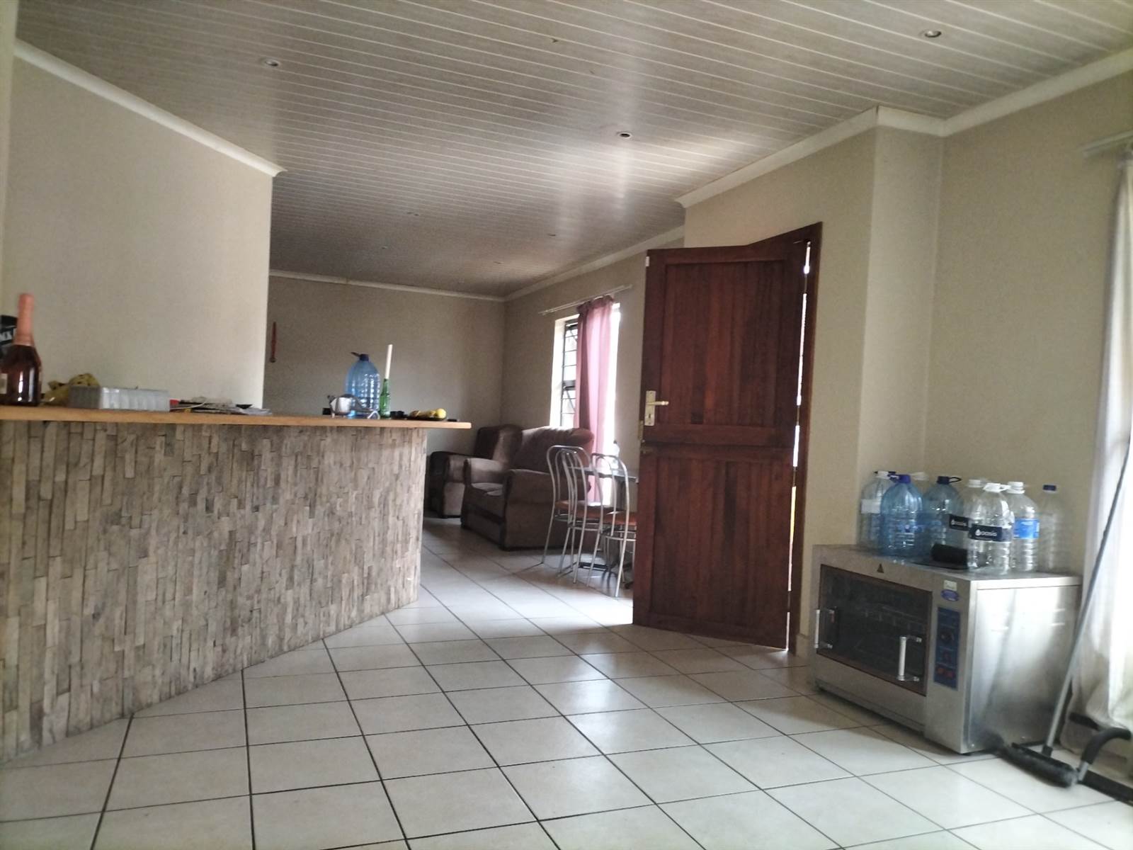 3 Bed Townhouse in Wilkoppies photo number 4