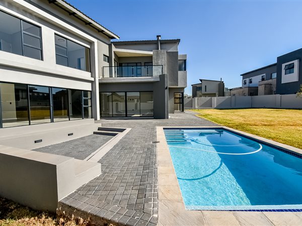 4 Bedroom House 4 Bedroom House