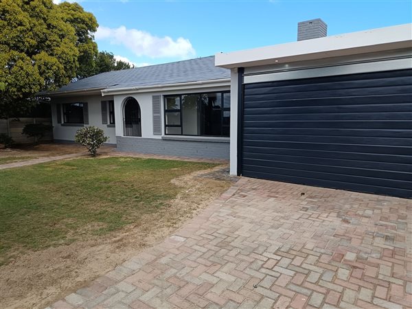 4 Bedroom House 4 Bedroom House