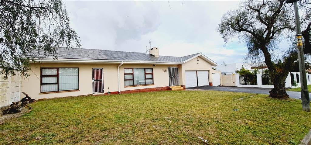 4 Bed House in Panorama photo number 3