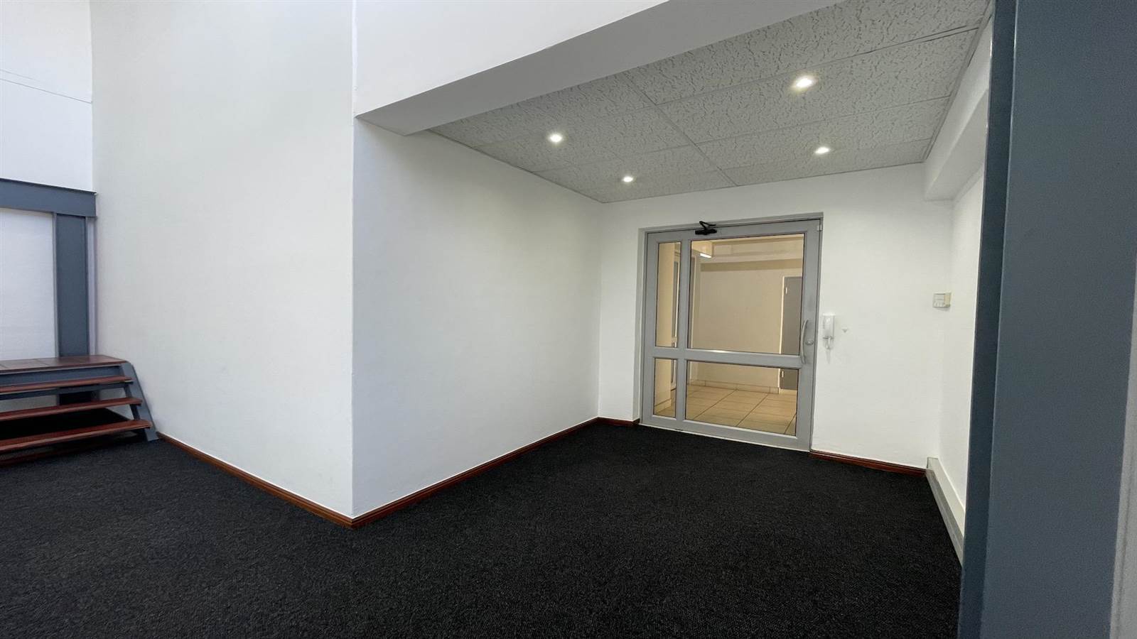 120  m² Commercial space in Tyger Valley photo number 3