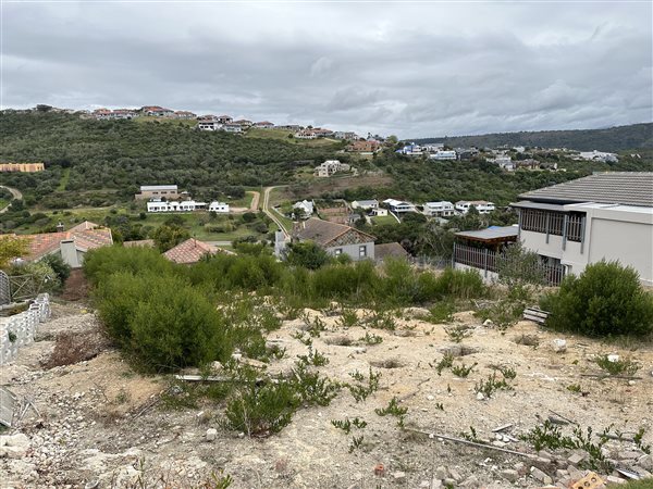 892 m² Land