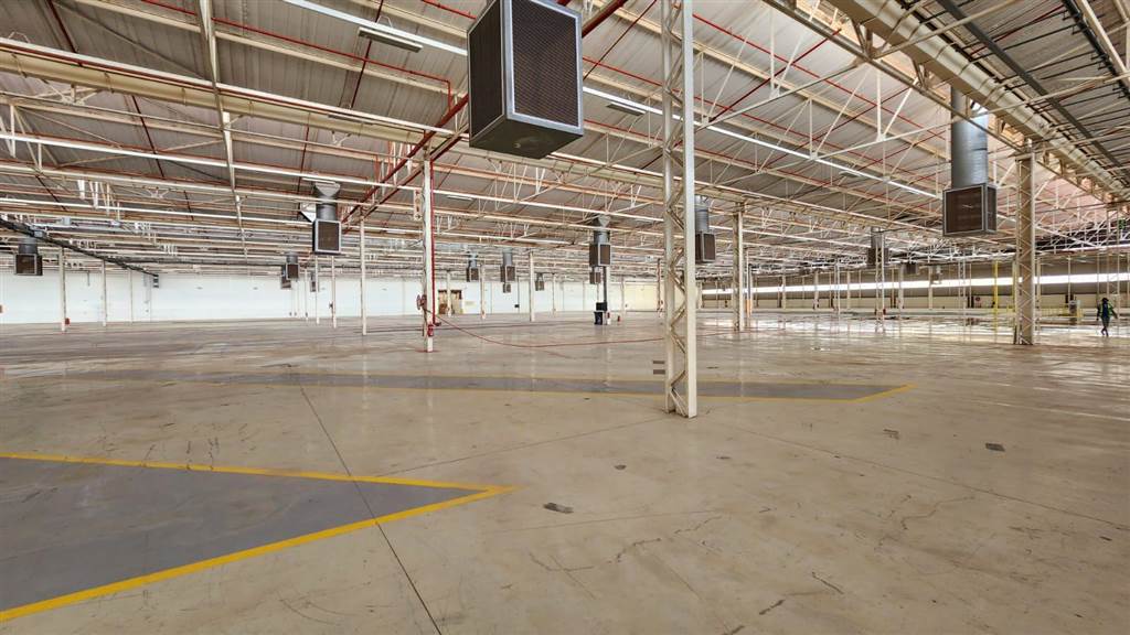 20000  m² Industrial space in Rosslyn photo number 12