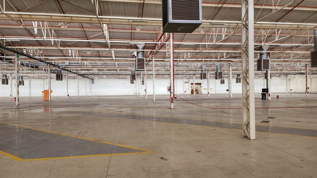 20000  m² Industrial space in Rosslyn photo number 15