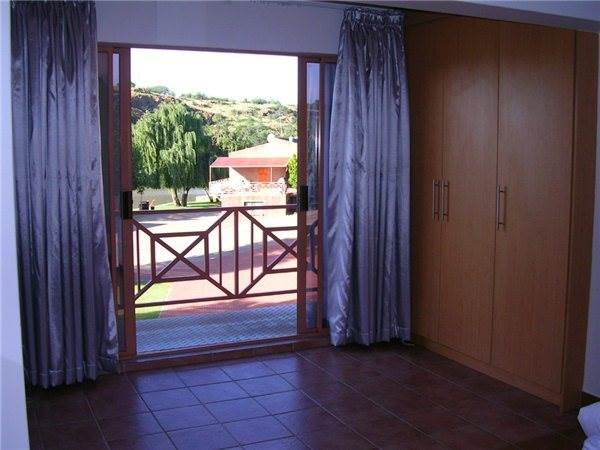 2 Bed Apartment in Vaaloewer photo number 3