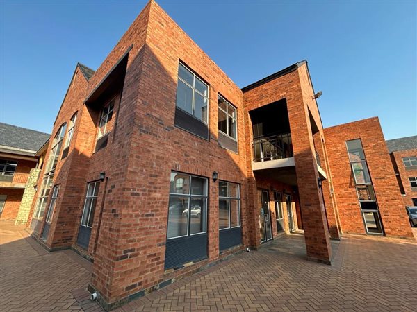 406  m² Commercial space in Cresta