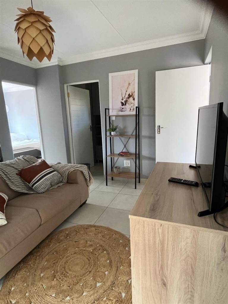 1 Bed Townhouse in Kathu photo number 6