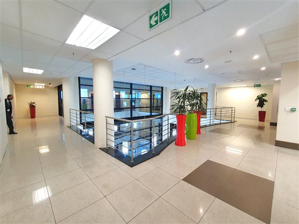 100  m² Office Space in Sandown