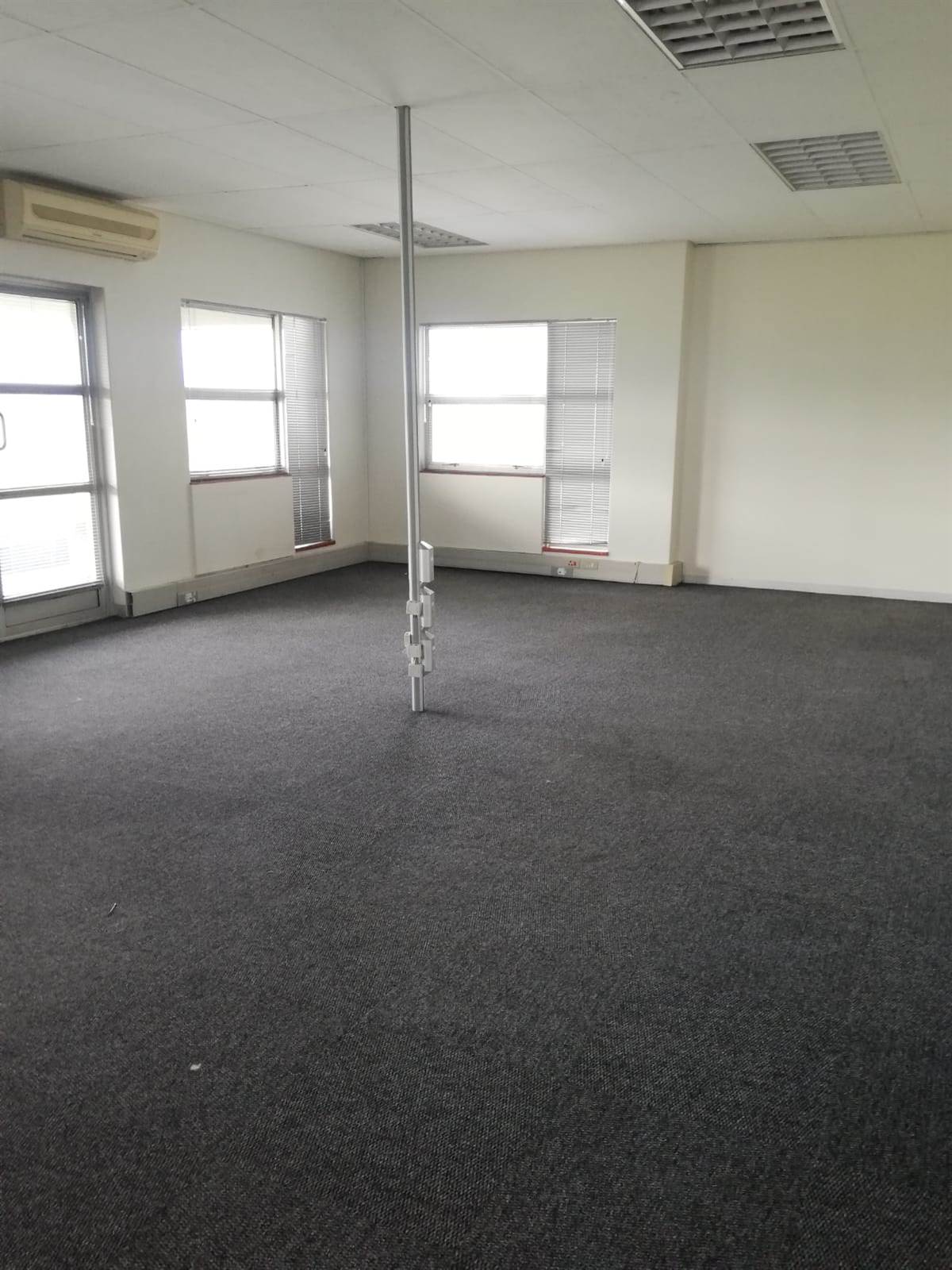 162.24  m² Office Space in Parow Central photo number 8