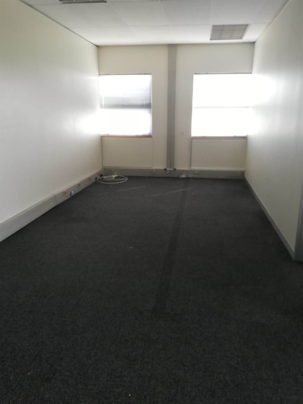 162.24  m² Office Space in Parow Central photo number 9