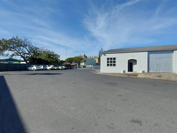 183  m² Industrial space