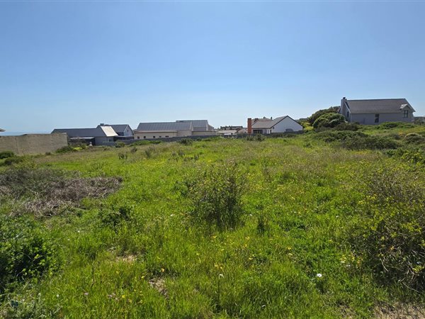 1 145 m² Land