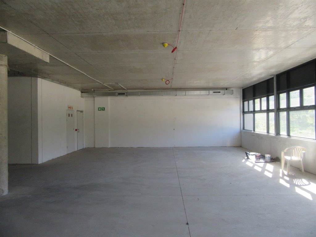 436  m² Commercial space in South End photo number 3
