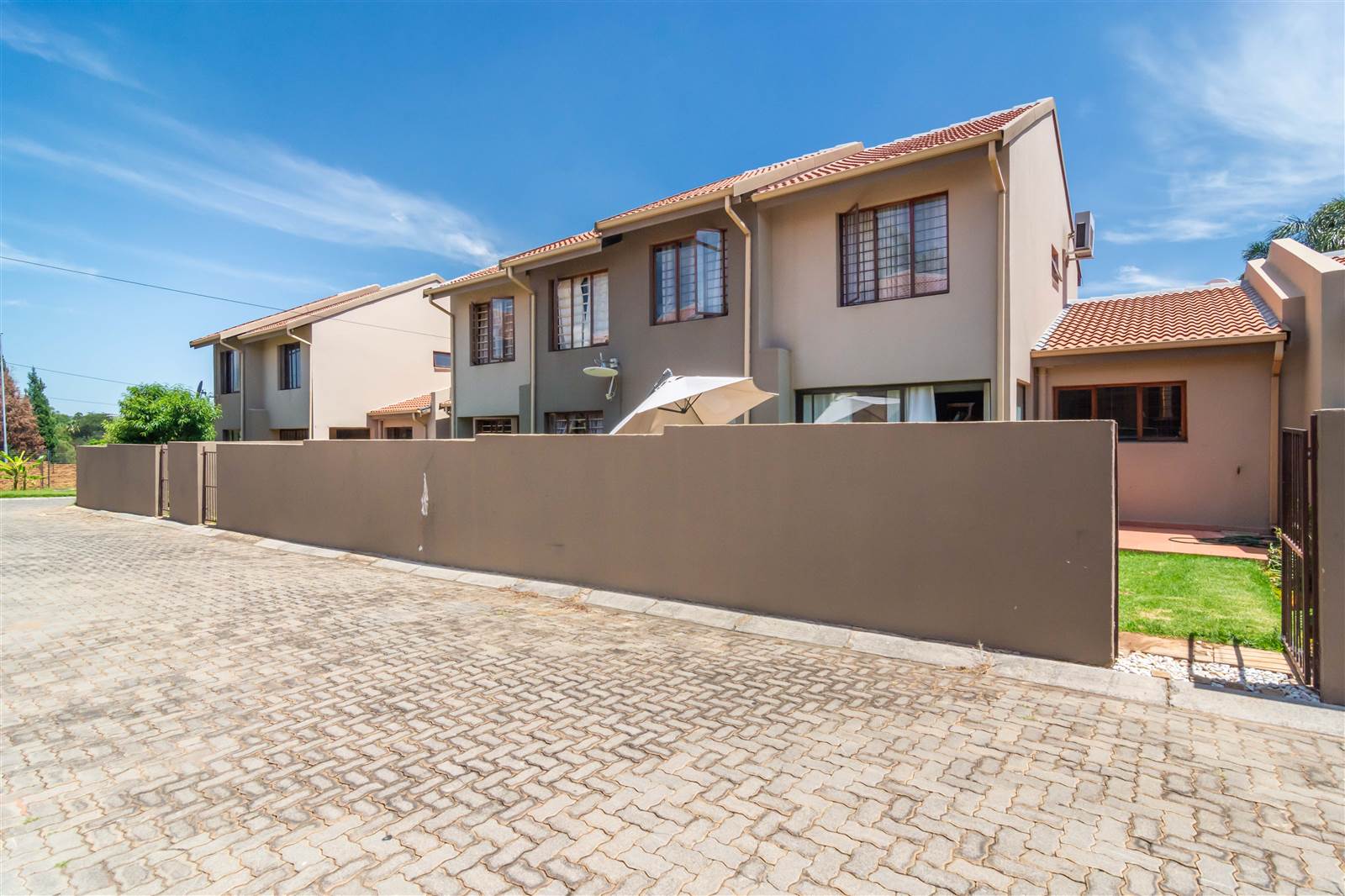 3 Bed House in Radiokop photo number 8